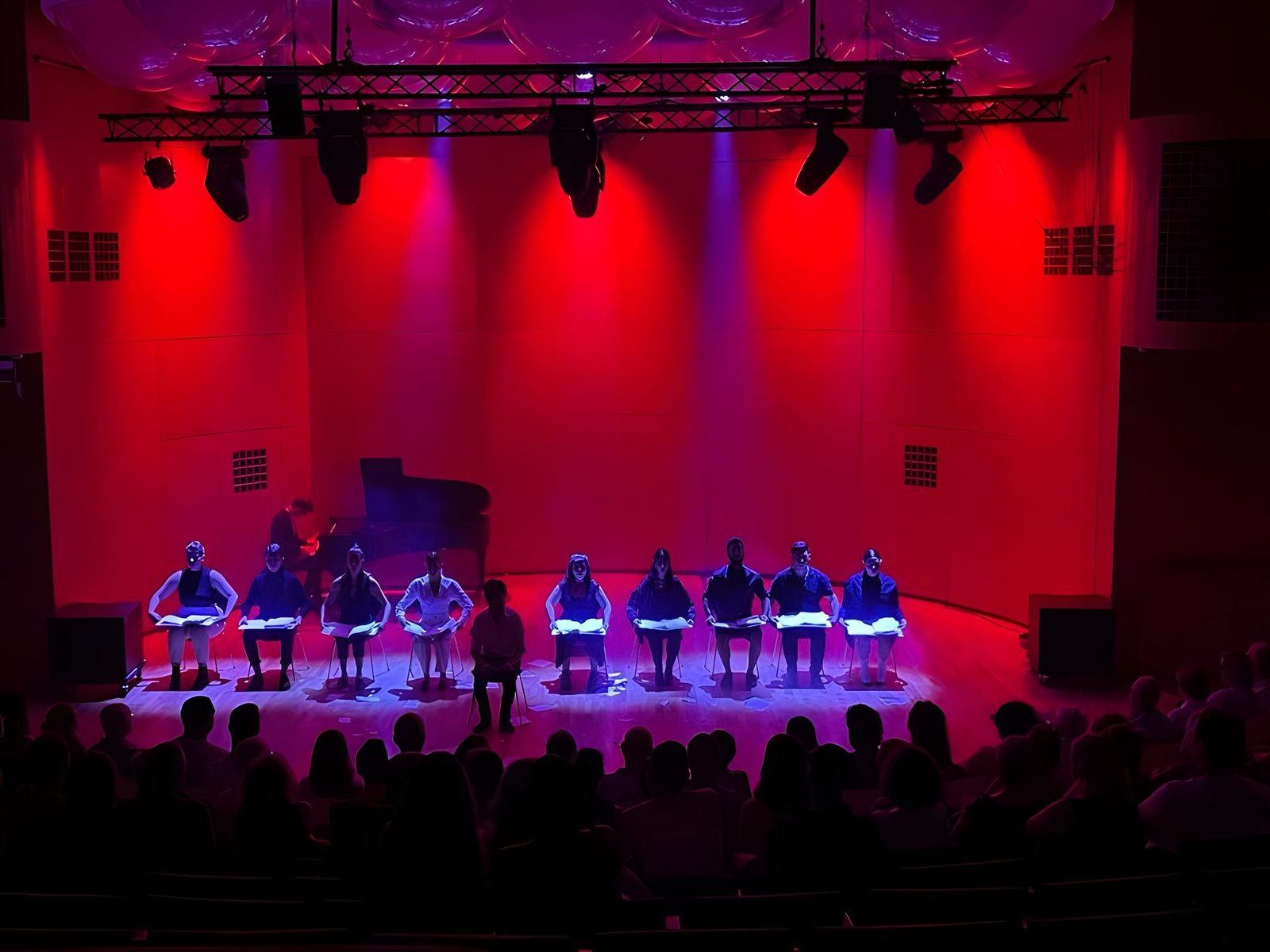 Heathers - Curtain call in red